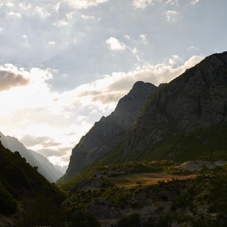 Hostel Rilindja Valbona Exteriör bild