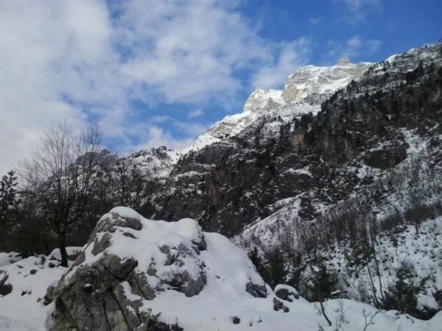 Hostel Rilindja Valbona Exteriör bild