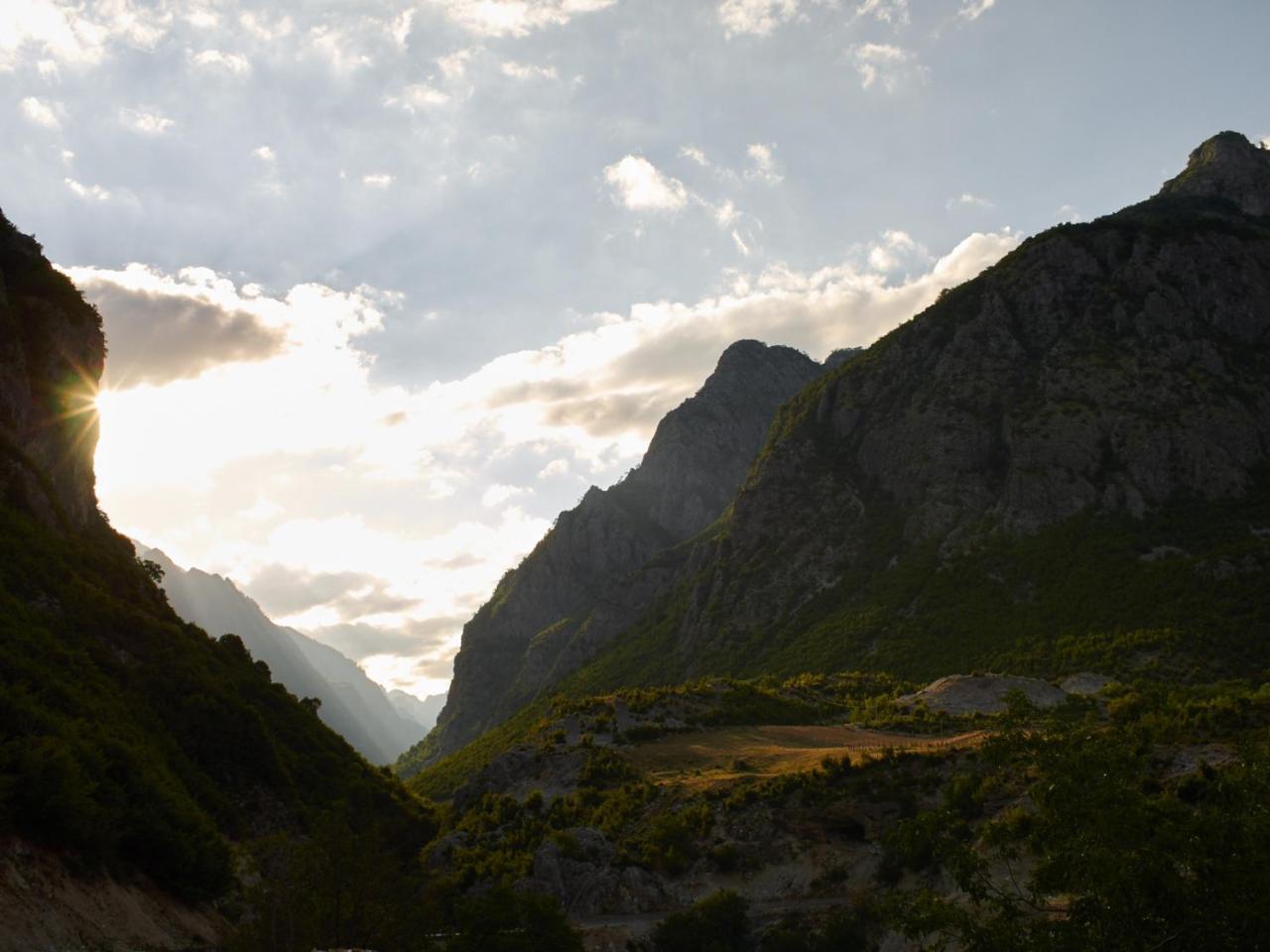 Hostel Rilindja Valbona Exteriör bild